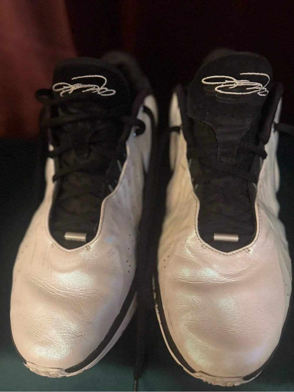 Nike White & Black Men’s Low-Top Zoom Tennis Sneakers